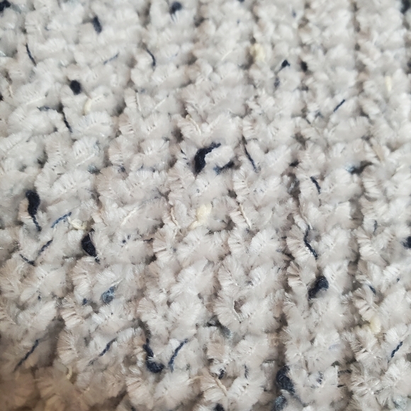 89th + Madison Soft Cozy V-Neck  Sweater - Picture 5 of 7